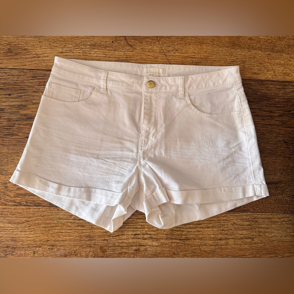 H&M white shorts